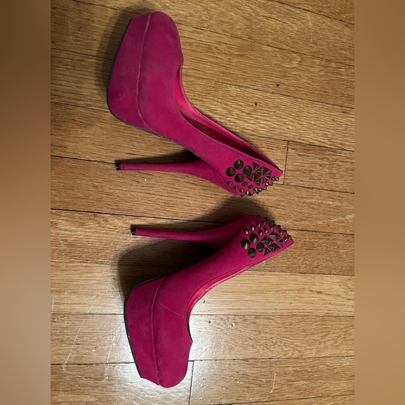 Fushia heels. Size 5 - Picture 4 of 4